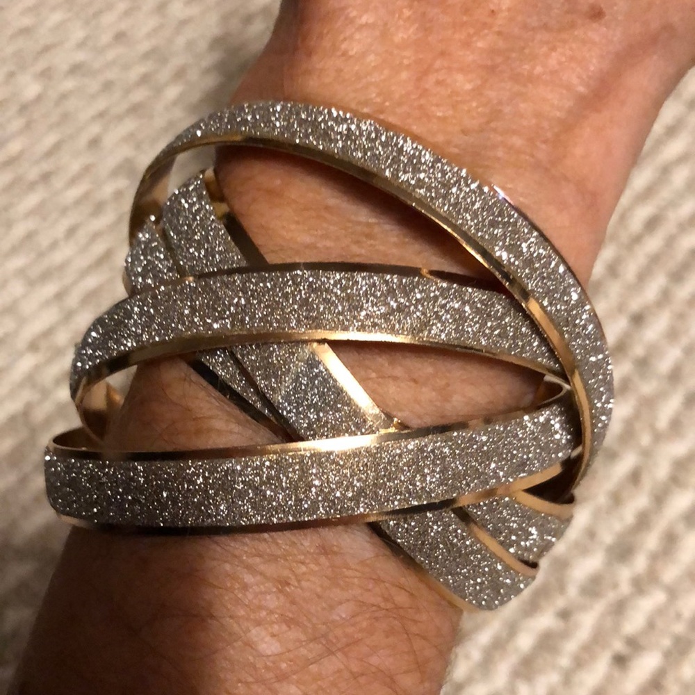 New! Holiday sparkle bangle set